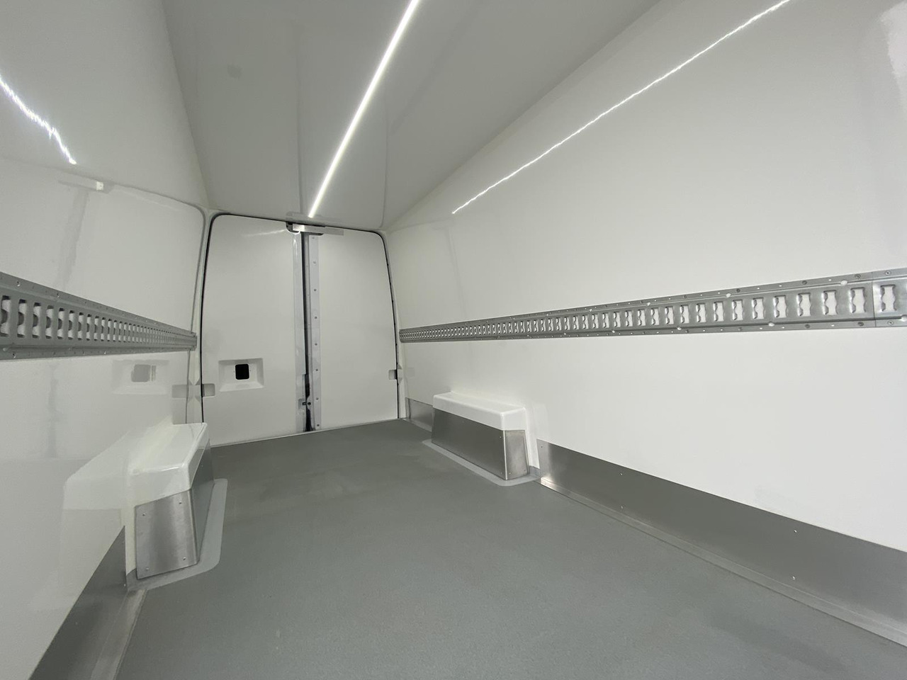 شاحنة توصيل مبردة للبيع  MERCEDES-BENZ SPRINTER 317 CDI L4H3 170PS AUTOMATIK FRISCHDIENST + KONVEKTA FK 3022 12-220V: صورة 15 شاحنة توصيل مبردة للبيع  MERCEDES-BENZ SPRINTER 317 CDI L4H3 170PS AUTOMATIK FRISCHDIENST + KONVEKTA FK 3022 12-220V: صورة 15