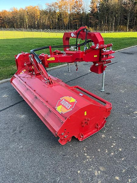 Humus SP 220 - التقطيع جزازة: صورة 1 Humus SP 220 - التقطيع جزازة: صورة 1