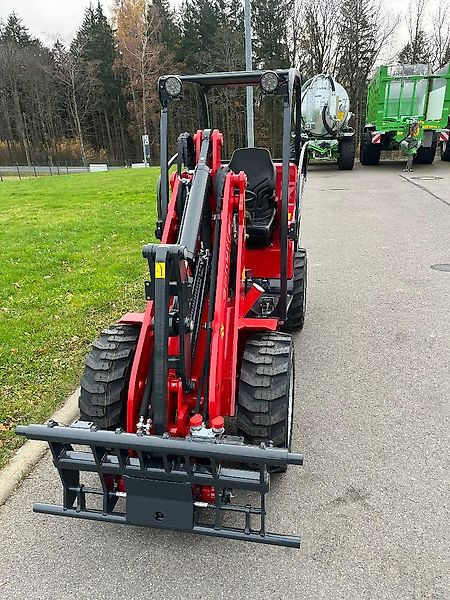 Schäffer 2028 SLT - لودر مفصلي صغير: صورة 3 Schäffer 2028 SLT - لودر مفصلي صغير: صورة 3