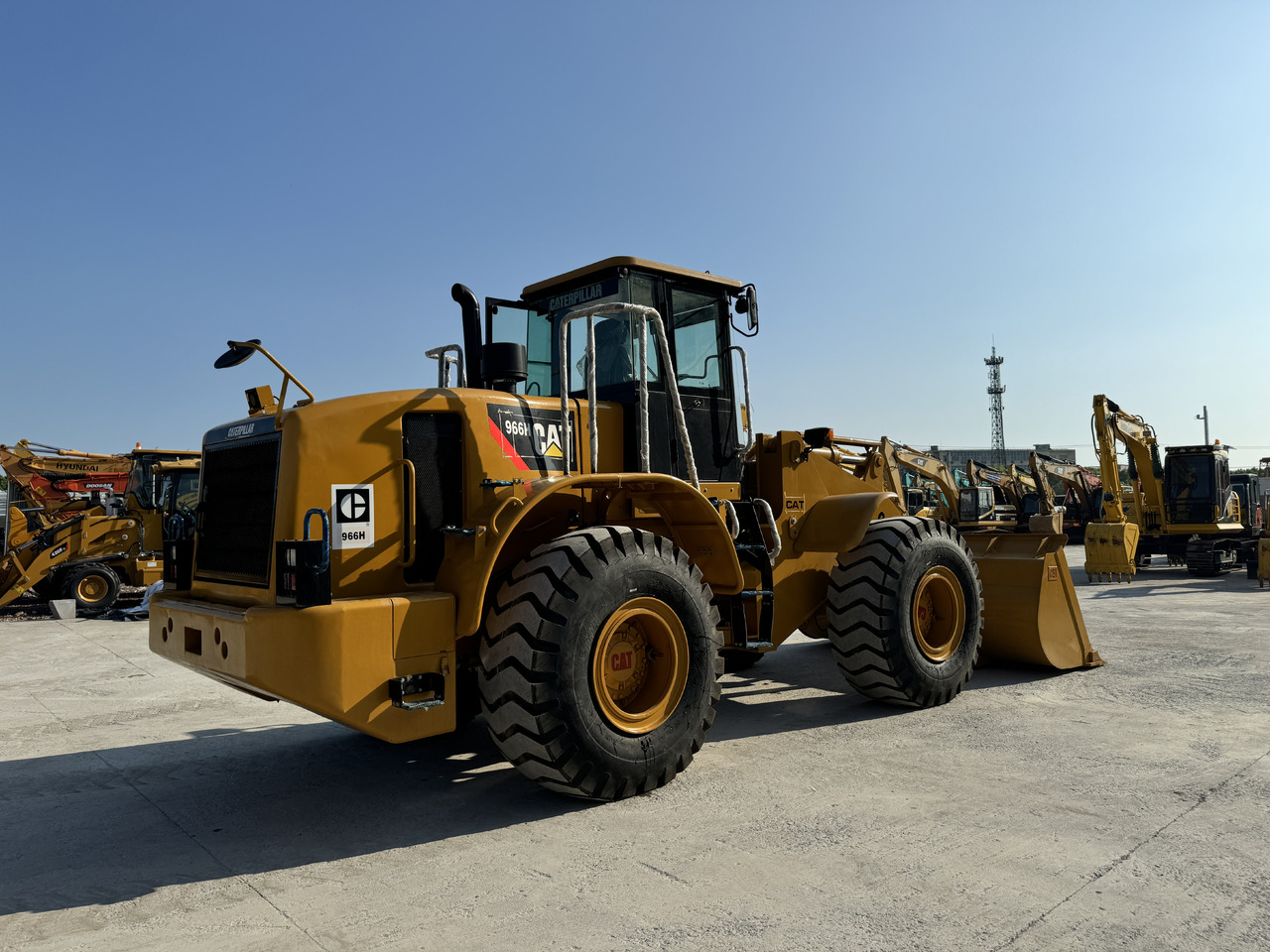 Caterpillar 966 Wheel Loader CAT 966H 966G 966F 6 Ton Used Loaders in Good Quality - اللودر بعجل: صورة 3 Caterpillar 966 Wheel Loader CAT 966H 966G 966F 6 Ton Used Loaders in Good Quality - اللودر بعجل: صورة 3