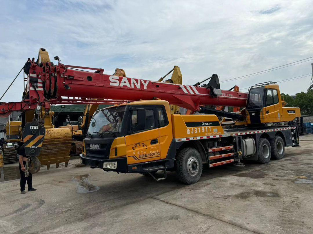 Sany Used Truck Crane 25 Ton with Excellent Work Performance and 1 year Warrenty - موبايل كرين: صورة 5 Sany Used Truck Crane 25 Ton with Excellent Work Performance and 1 year Warrenty - موبايل كرين: صورة 5