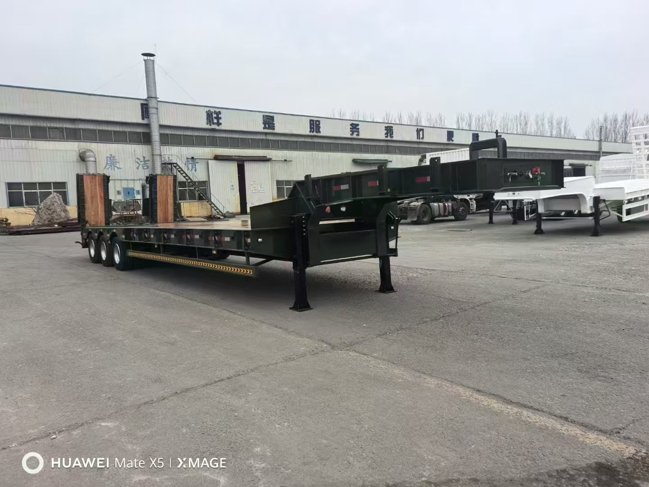 نصف مقطورة بلودر منخفض للبيع ZHICHENG Semi Flat Bed Low Bed Lowboy bed truck in New or Used Condition and various Size for Sale: صورة 18 نصف مقطورة بلودر منخفض للبيع ZHICHENG Semi Flat Bed Low Bed Lowboy bed truck in New or Used Condition and various Size for Sale: صورة 18