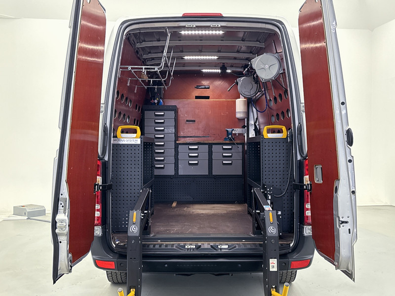 Mercedes-Benz Sprinter 314 2.2 CDI Inrichting Laadlift Betimmering Cruise Control Parkeersensoren Automaat 220v omvormer Geveerde stoel - فان: صورة 5 Mercedes-Benz Sprinter 314 2.2 CDI Inrichting Laadlift Betimmering Cruise Control Parkeersensoren Automaat 220v omvormer Geveerde stoel - فان: صورة 5