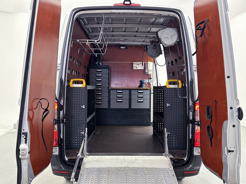 Mercedes-Benz Sprinter 316 2.2 CDI L2H2 Financial Lease Inrichting Oprijplaat Navigatie Achteruitrijcamera Apple Carplay/Android Auto - فان: صورة 5 Mercedes-Benz Sprinter 316 2.2 CDI L2H2 Financial Lease Inrichting Oprijplaat Navigatie Achteruitrijcamera Apple Carplay/Android Auto - فان: صورة 5