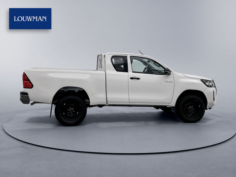 Toyota Hilux 2.4 D-4D Comfort 4x4 Xtra Cab NIEUW 3500KG Trekgewicht Cruise Control Airco - شاحنة البيك أب: صورة 3 Toyota Hilux 2.4 D-4D Comfort 4x4 Xtra Cab NIEUW 3500KG Trekgewicht Cruise Control Airco - شاحنة البيك أب: صورة 3