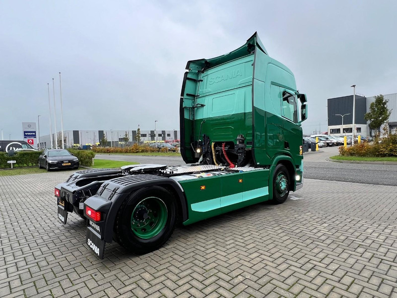 Scania R450 NGS 4x2 Trekker 2x Tank / Full Spoiler / Smarttachograaf - رأس تريلا: صورة 5 Scania R450 NGS 4x2 Trekker 2x Tank / Full Spoiler / Smarttachograaf - رأس تريلا: صورة 5