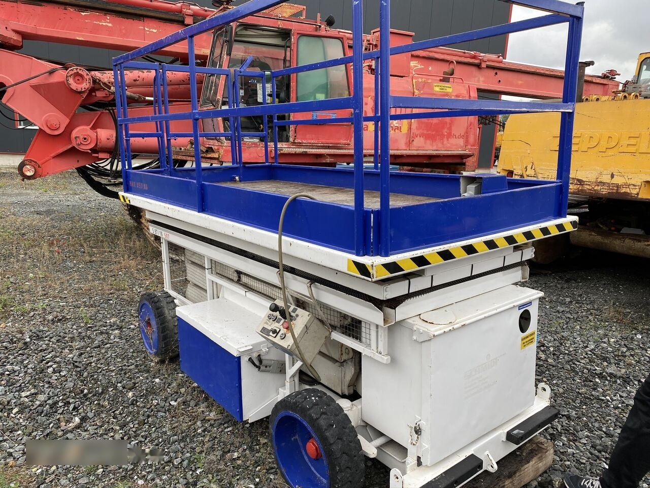 Bluelift NACELA LIFT TKD HL 80 EV / Electrica / 9,7 m / 850 kg - مرفاع مقصي: صورة 1 Bluelift NACELA LIFT TKD HL 80 EV / Electrica / 9,7 m / 850 kg - مرفاع مقصي: صورة 1