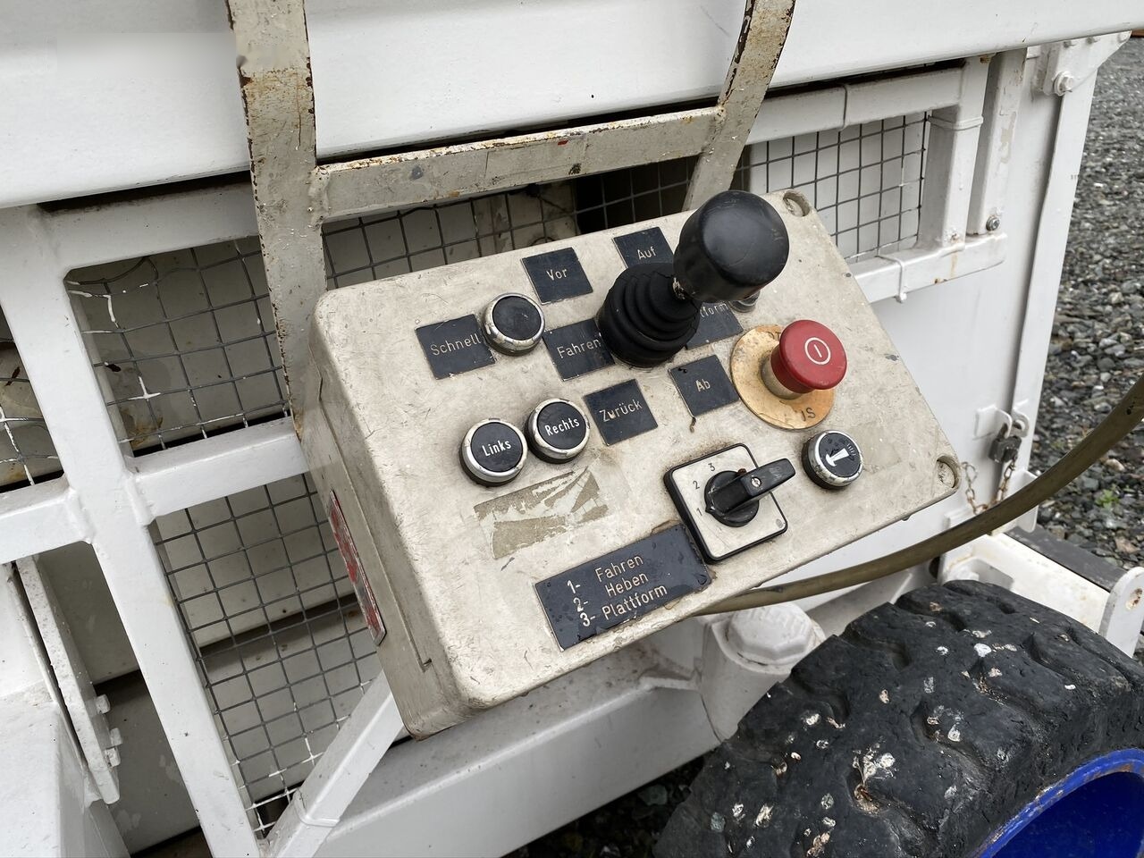 Bluelift NACELA LIFT TKD HL 80 EV / Electrica / 9,7 m / 850 kg - مرفاع مقصي: صورة 5 Bluelift NACELA LIFT TKD HL 80 EV / Electrica / 9,7 m / 850 kg - مرفاع مقصي: صورة 5