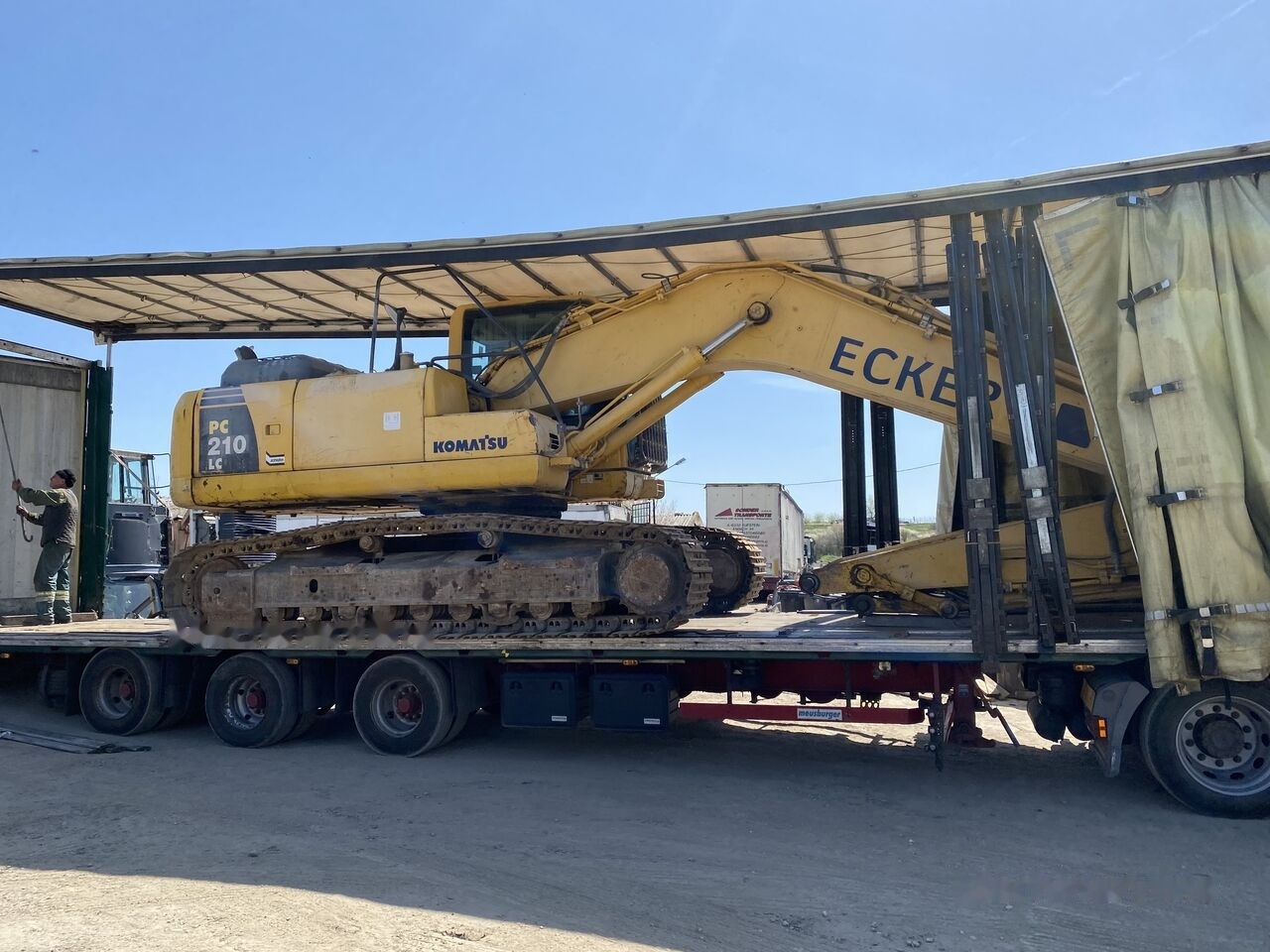 Komatsu PC210 -8 Excavator pe Senile - PIESE DIN DEZMEMBRARI - نقل الحركة - حفّار: صورة 3 Komatsu PC210 -8 Excavator pe Senile - PIESE DIN DEZMEMBRARI - نقل الحركة - حفّار: صورة 3