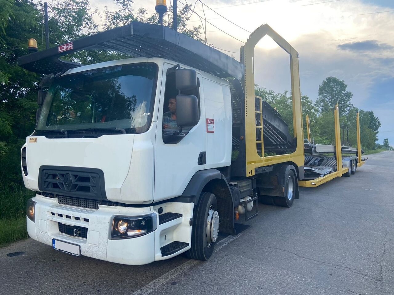 Renault Euro 6 + Lohr 9 pozitii Transportor Renault D Wide * Lohr model C2H99S - شاحنة نقل سيارات شاحنة: صورة 2 Renault Euro 6 + Lohr 9 pozitii Transportor Renault D Wide * Lohr model C2H99S - شاحنة نقل سيارات شاحنة: صورة 2