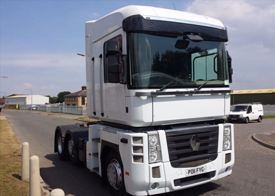 Renault Magnum piese dezmembrari - مقطورة السحب: صورة 1 Renault Magnum piese dezmembrari - مقطورة السحب: صورة 1