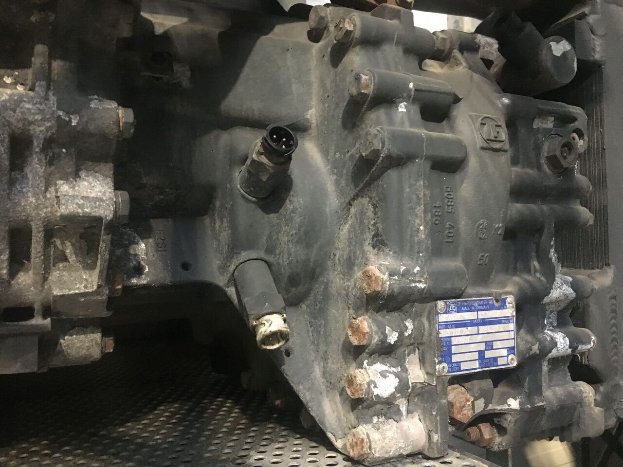 ZF 12AS 2331TD +intarder 1353041012 - صندوق التروس - شاحنة: صورة 4 ZF 12AS 2331TD +intarder 1353041012 - صندوق التروس - شاحنة: صورة 4