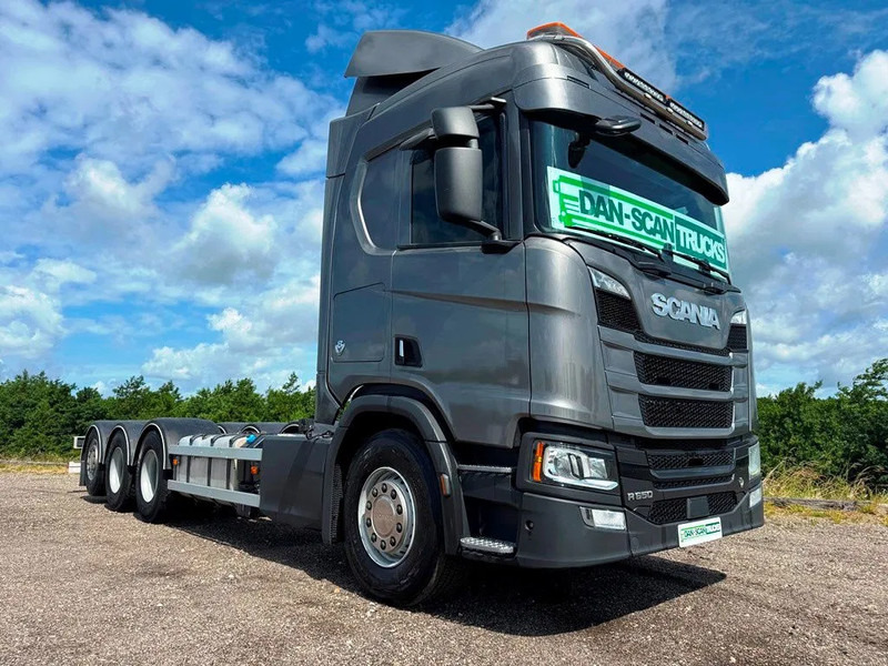 Scania R650 V8 NGS Steel / Air suspension. 4550mm weelbase. - شاحنة بهيكل معدني للمقصورة: صورة 2 Scania R650 V8 NGS Steel / Air suspension. 4550mm weelbase. - شاحنة بهيكل معدني للمقصورة: صورة 2