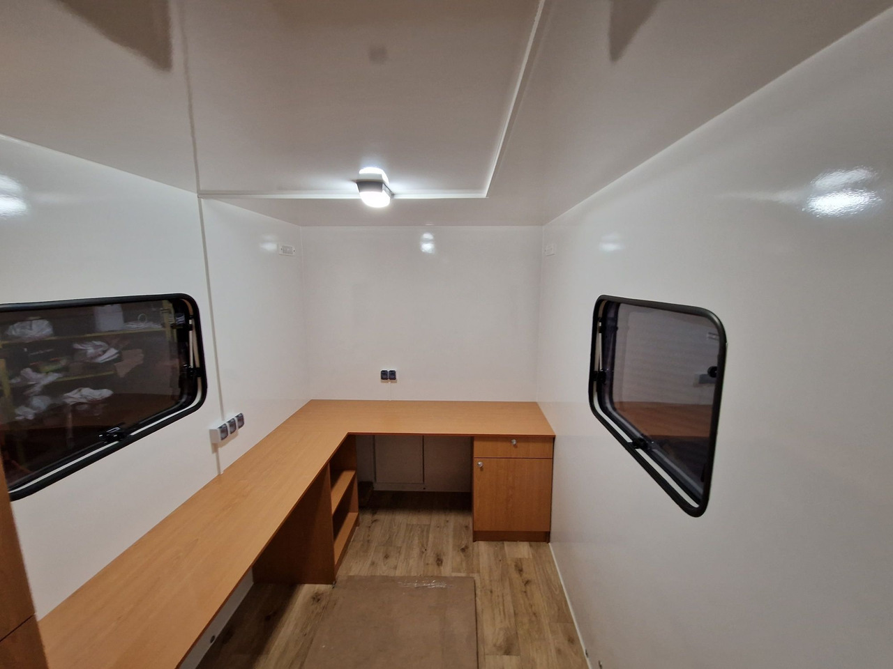 Przyczepa Socjalna Magazyn Budowa Stróżówka Nowa dowolna zabudowa - حاوية إنشاءات, مقطورة: صورة 5 Przyczepa Socjalna Magazyn Budowa Stróżówka Nowa dowolna zabudowa - حاوية إنشاءات, مقطورة: صورة 5