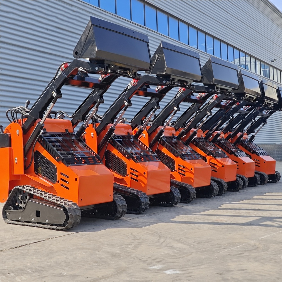 LEZUM Free Shipping Mini Skid Steer Loader Compact Track Electric/Diesel Chinese Mini Skid Steer Loader For Sale With Mini Skid Steer Attachments 4 In 1 Bucket - شيول صغير: صورة 2 LEZUM Free Shipping Mini Skid Steer Loader Compact Track Electric/Diesel Chinese Mini Skid Steer Loader For Sale With Mini Skid Steer Attachments 4 In 1 Bucket - شيول صغير: صورة 2