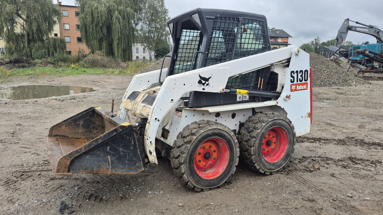 BOBCAT S130 - شيول صغير: صورة 1 BOBCAT S130 - شيول صغير: صورة 1