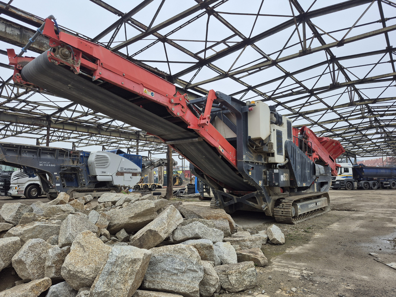 SANDVIK QH331 - كسارة مخرو: صورة 2 SANDVIK QH331 - كسارة مخرو: صورة 2