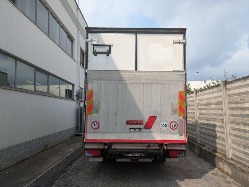 Camion cassone coibentato MAN MAN TGL 7.180 - شاحنة صندوقية: صورة 2 Camion cassone coibentato MAN MAN TGL 7.180 - شاحنة صندوقية: صورة 2