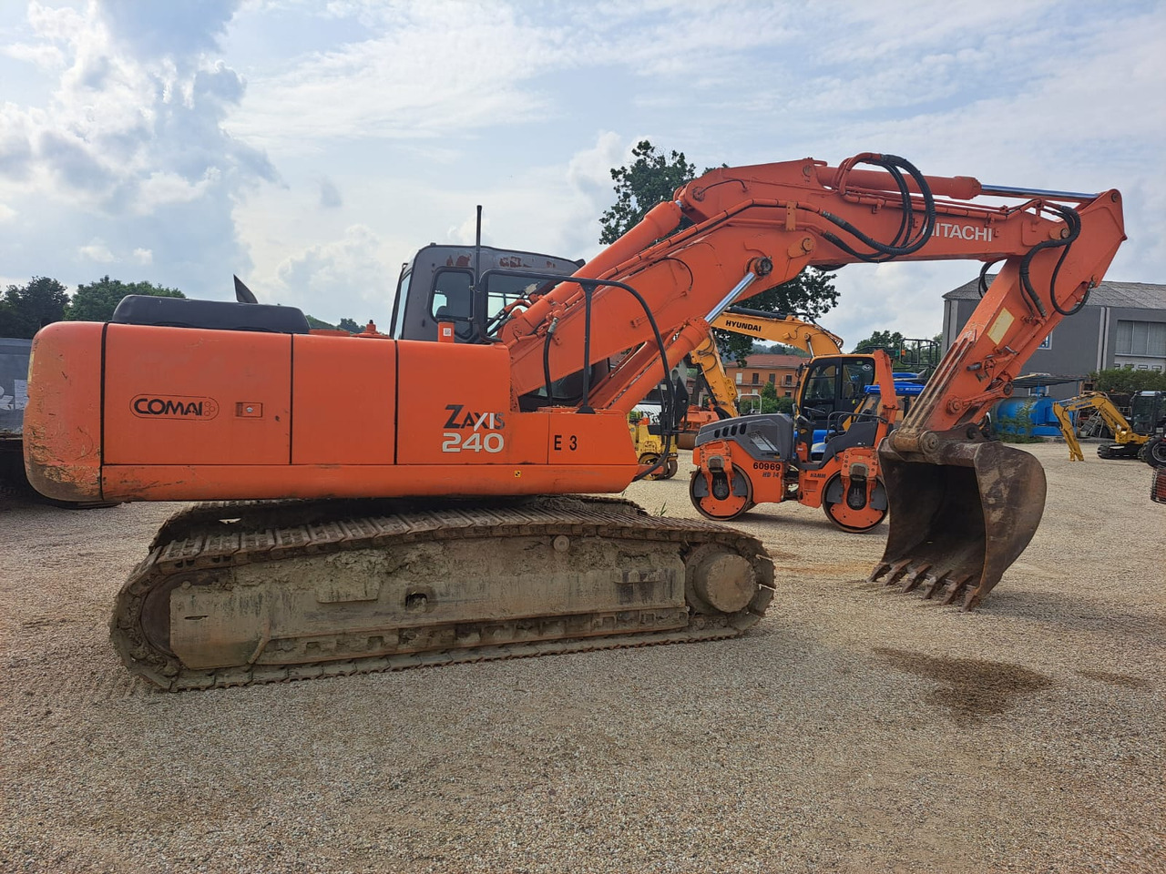 HITACHI HITACHI240 - حفّار: صورة 2 HITACHI HITACHI240 - حفّار: صورة 2
