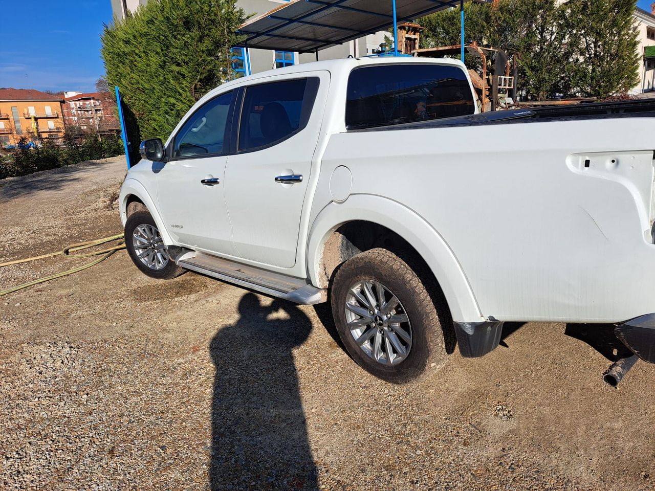 MITSUBISKI L200 - سيارة: صورة 4 MITSUBISKI L200 - سيارة: صورة 4