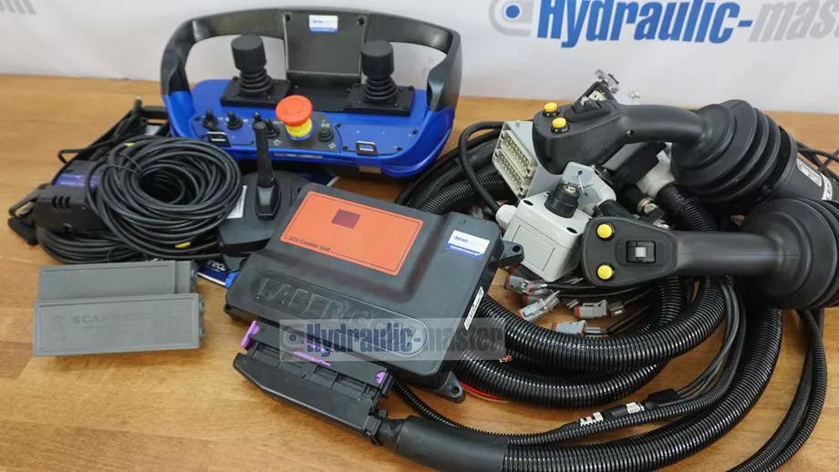 CanBus 2 joysticks with radio control Scanreco G3 12 V Forest crane for Palms Farma BMF KTS - معدات الغابات: صورة 1 CanBus 2 joysticks with radio control Scanreco G3 12 V Forest crane for Palms Farma BMF KTS - معدات الغابات: صورة 1