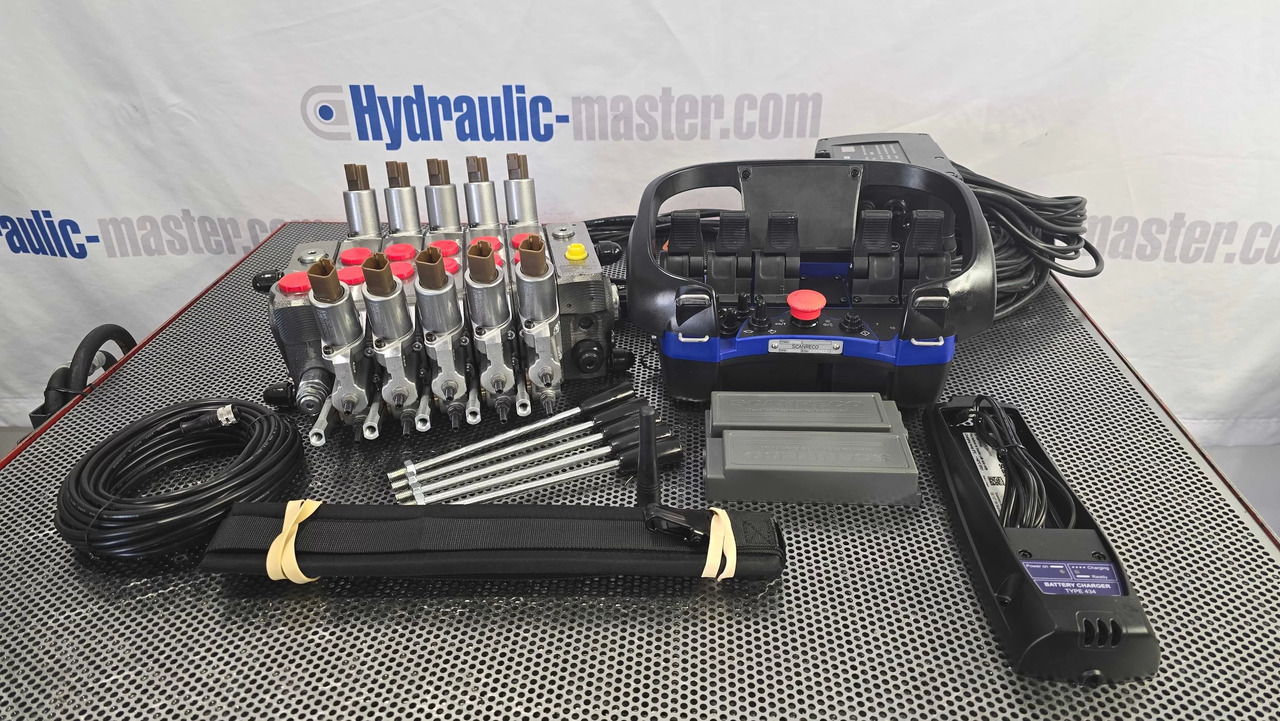 Container Side Lifter Sidelifter 5 sections valve with Radio Remote Scanreco  - شاحنة قمامة: صورة 1 Container Side Lifter Sidelifter 5 sections valve with Radio Remote Scanreco  - شاحنة قمامة: صورة 1