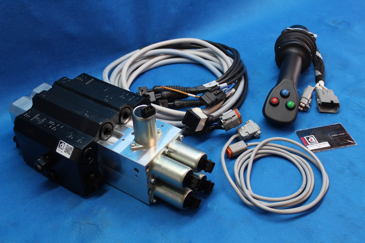 Joystick + AKON LVM92 Proportional Valve 90 L/Min 2 Sections for Loader, Closed - مغراف أمامي للجرار - شاحنة: صورة 2 Joystick + AKON LVM92 Proportional Valve 90 L/Min 2 Sections for Loader, Closed - مغراف أمامي للجرار - شاحنة: صورة 2