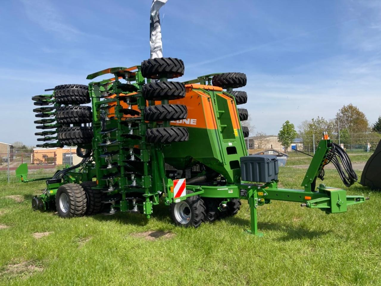 Amazone CIRRIUS 6003AKTION - آلة بذر الحصاد: صورة 1 Amazone CIRRIUS 6003AKTION - آلة بذر الحصاد: صورة 1