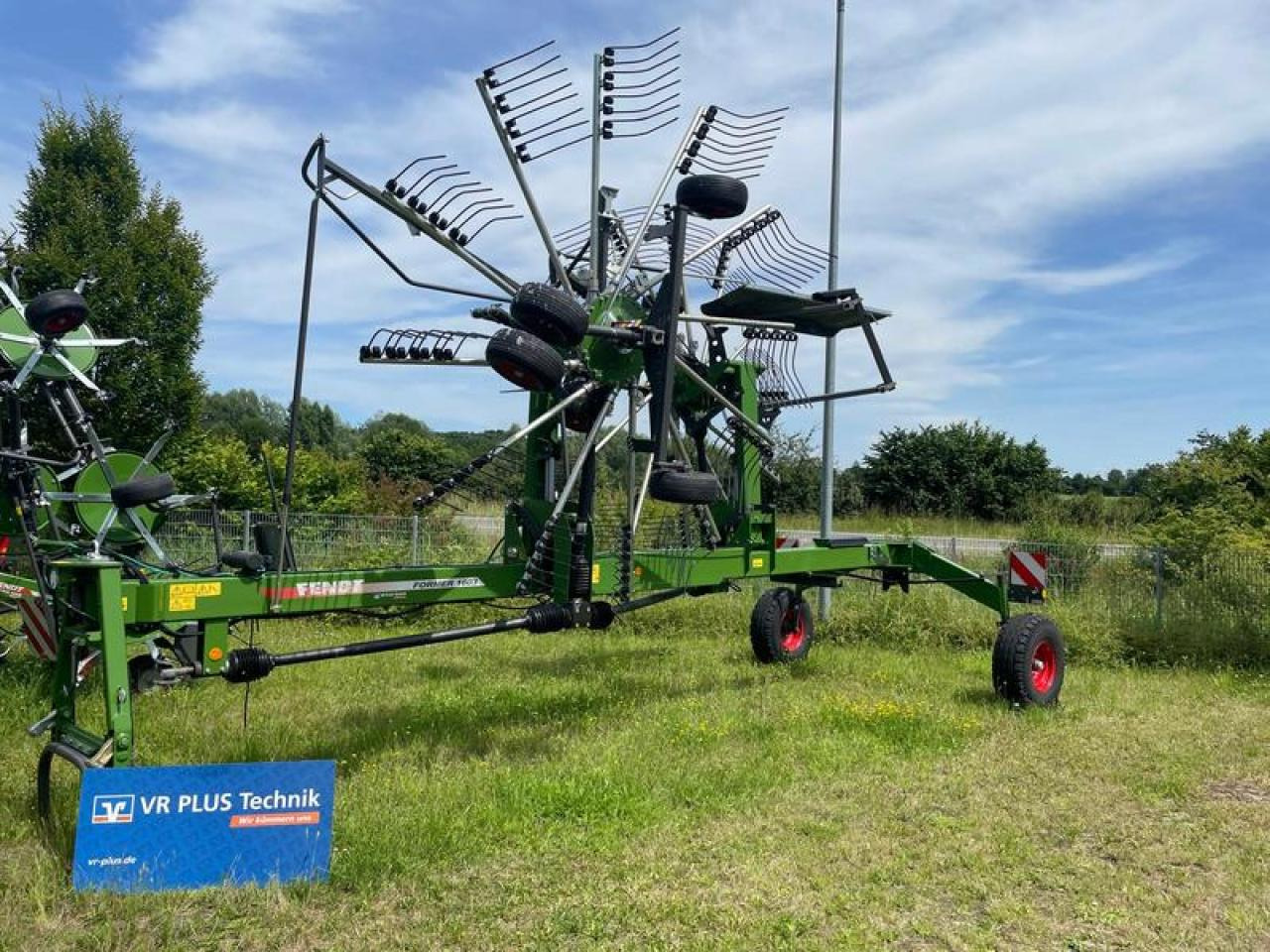 Fendt FORMER 1603 AKTION - نشارة الدريس/ شوكة جرف: صورة 1 Fendt FORMER 1603 AKTION - نشارة الدريس/ شوكة جرف: صورة 1