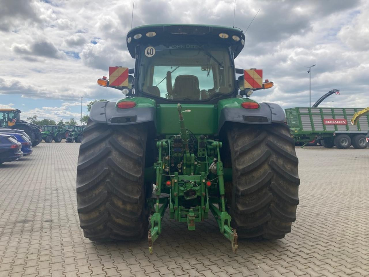 John Deere 8320 R AUTOPOWER - جرار: صورة 3 John Deere 8320 R AUTOPOWER - جرار: صورة 3