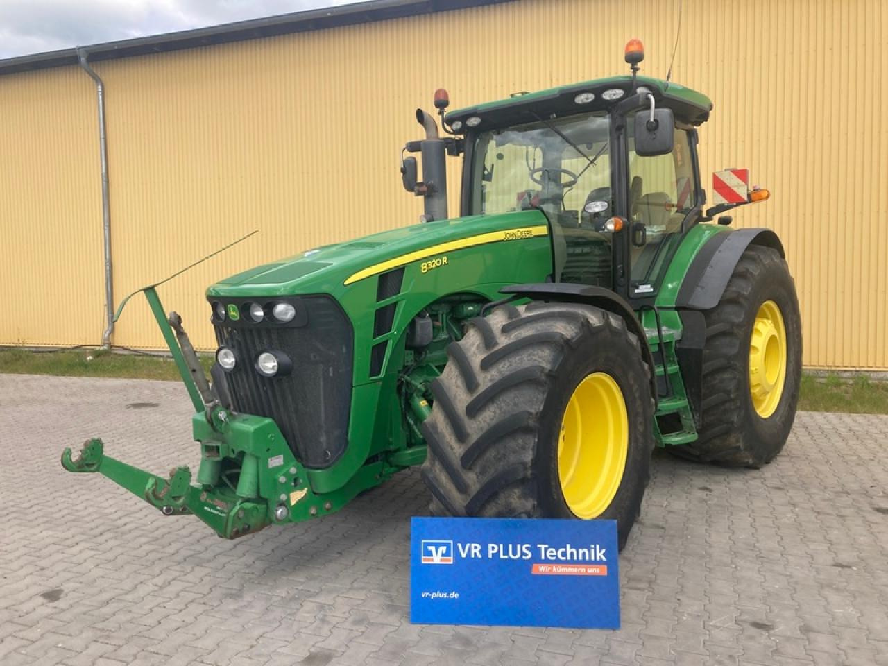 John Deere 8320 R AUTOPOWER - جرار: صورة 1 John Deere 8320 R AUTOPOWER - جرار: صورة 1