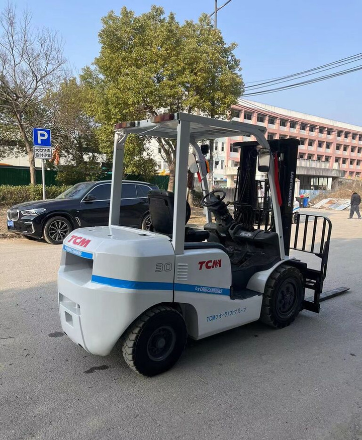 TCM FD30 FD50 FD100 FD80 3ton 5ton - رافعة شوكية ديزل: صورة 5 TCM FD30 FD50 FD100 FD80 3ton 5ton - رافعة شوكية ديزل: صورة 5