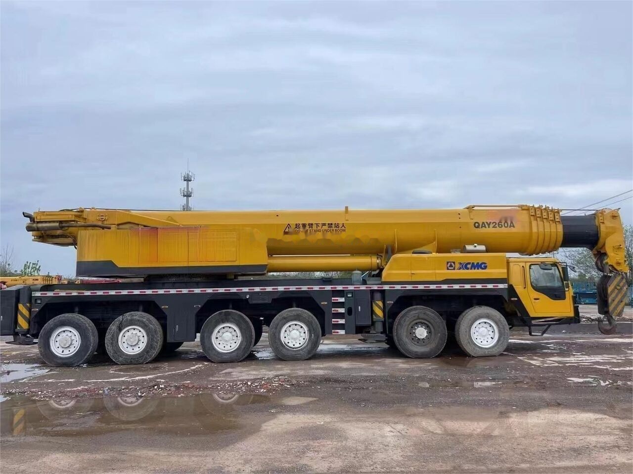XCMG QAY260A 206T 260ton - موبايل كرين: صورة 1 XCMG QAY260A 206T 260ton - موبايل كرين: صورة 1