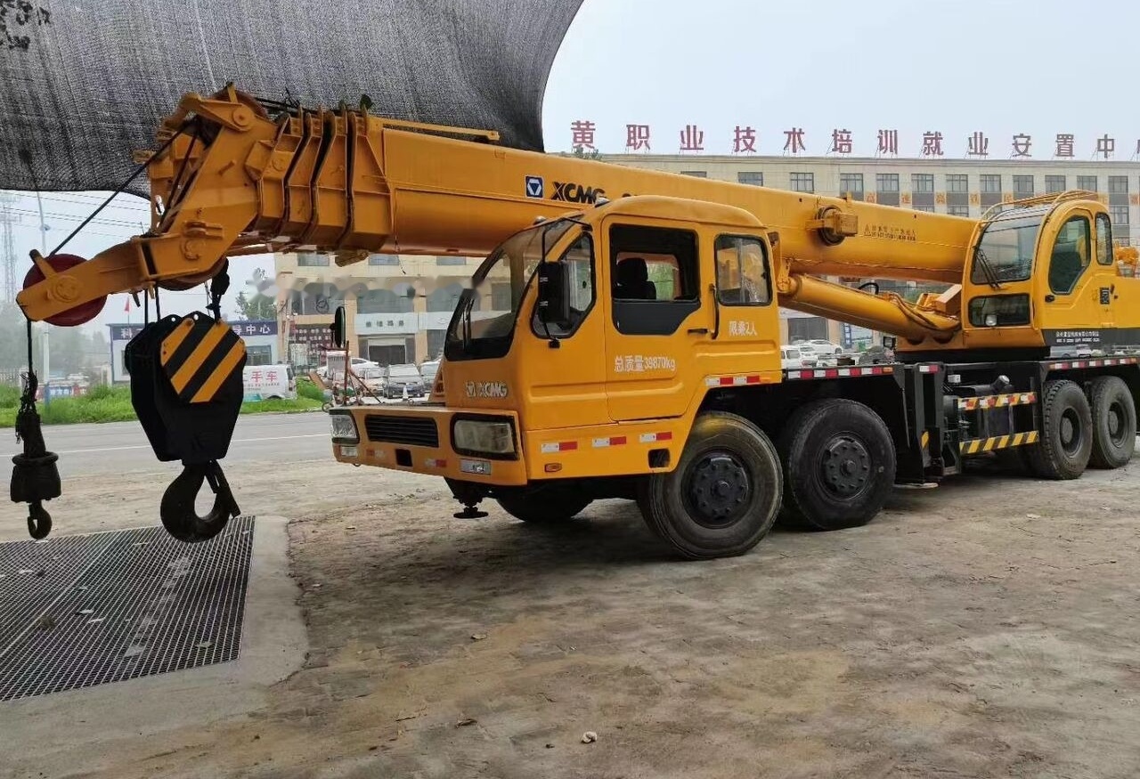XCMG QY50B QY50K QY70K QY100K QY130K truck crane - موبايل كرين: صورة 1 XCMG QY50B QY50K QY70K QY100K QY130K truck crane - موبايل كرين: صورة 1
