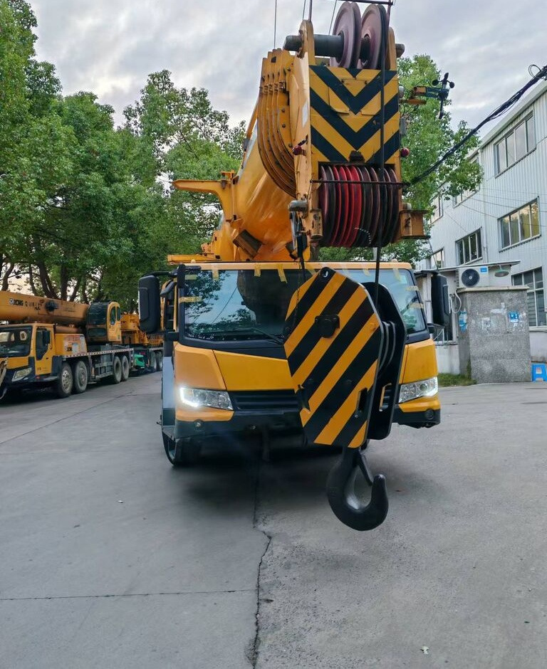 XCMG XCT130 - موبايل كرين: صورة 1 XCMG XCT130 - موبايل كرين: صورة 1