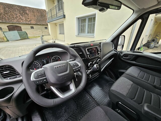 IVECO Daily 35S18 3.0 Pritsche Plane LBW Bär AHK ACC - شاحنة مغلقة بستائر جانبية: صورة 4 IVECO Daily 35S18 3.0 Pritsche Plane LBW Bär AHK ACC - شاحنة مغلقة بستائر جانبية: صورة 4