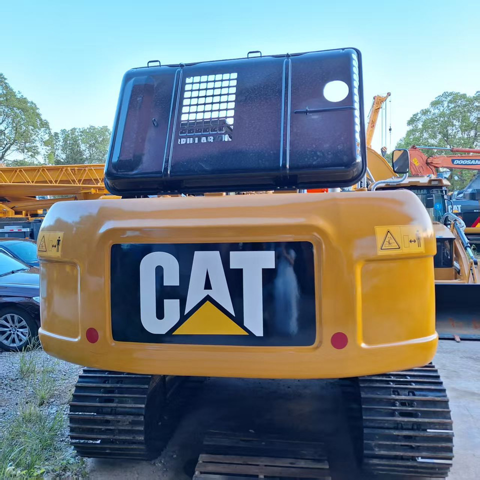 CAT 320D2L Excavator - حفار زاحف: صورة 4 CAT 320D2L Excavator - حفار زاحف: صورة 4