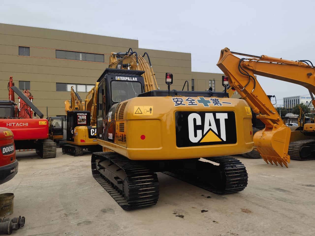 CAT 320DL Excavator - حفار زاحف: صورة 5 CAT 320DL Excavator - حفار زاحف: صورة 5