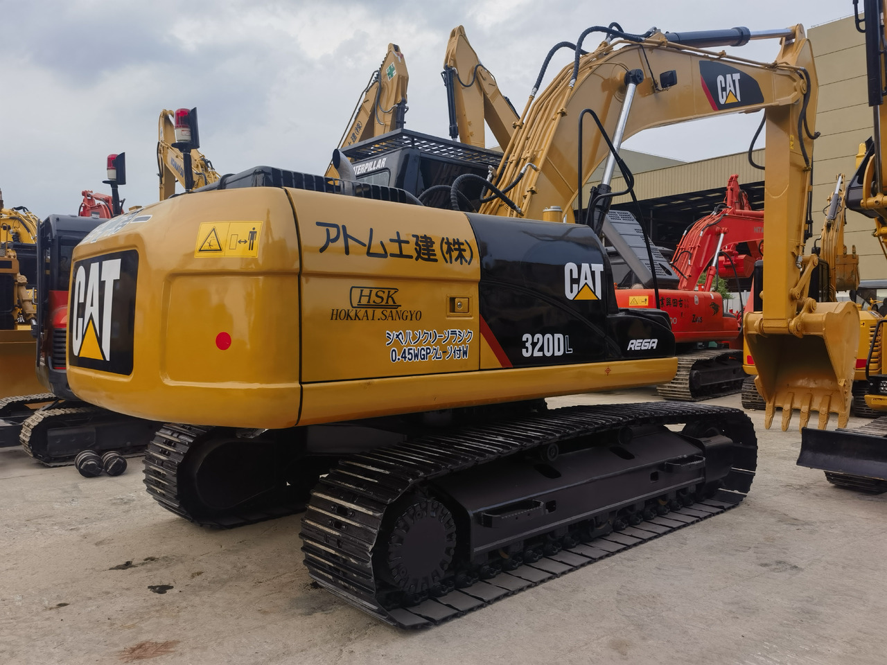 CAT 320DL Excavator - حفار زاحف: صورة 1 CAT 320DL Excavator - حفار زاحف: صورة 1