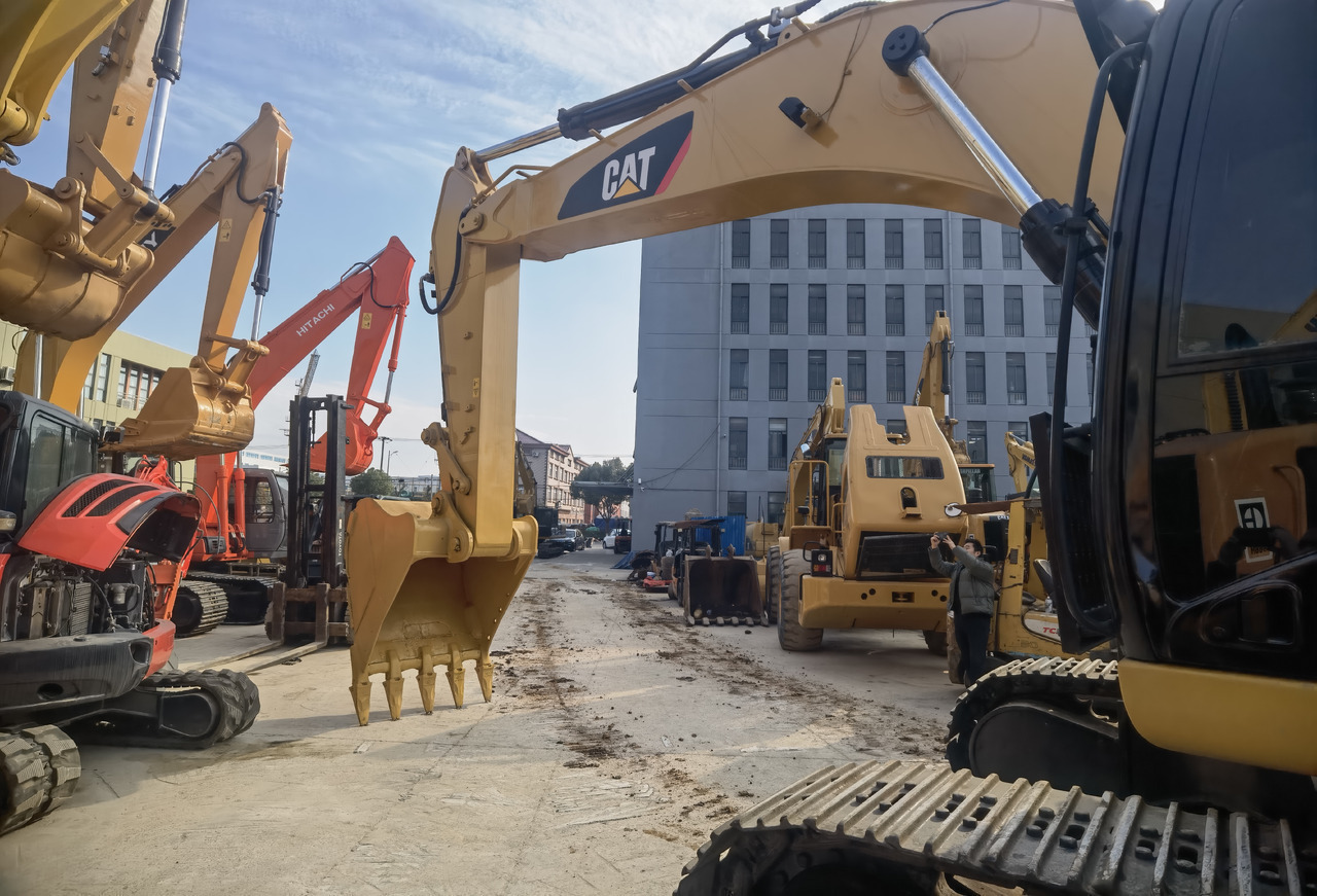 CAT 330D2L Excavator - حفار زاحف: صورة 5 CAT 330D2L Excavator - حفار زاحف: صورة 5