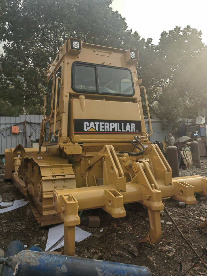 CAT D6G Bulldozer - بلدوزر: صورة 4 CAT D6G Bulldozer - بلدوزر: صورة 4