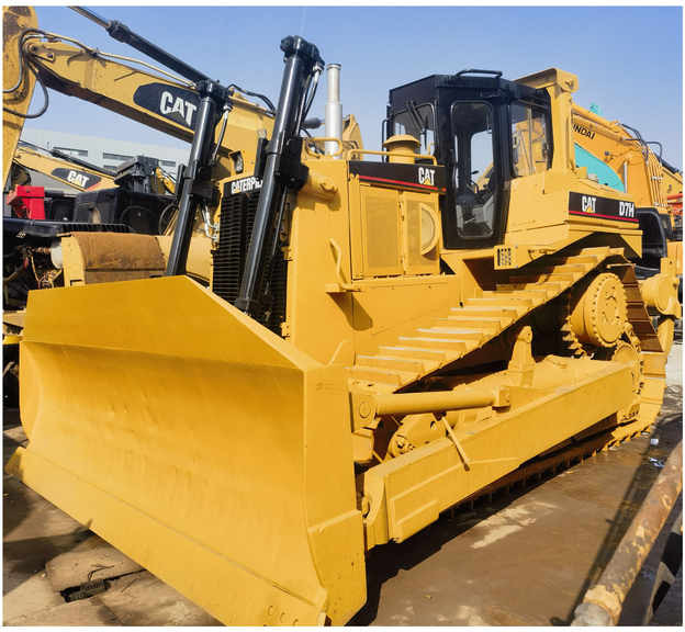 Cheap Price Used CAT Bulldozer machine Japan Caterpillar D7H D7R bulldozer dozer for sale - بلدوزر: صورة 1 Cheap Price Used CAT Bulldozer machine Japan Caterpillar D7H D7R bulldozer dozer for sale - بلدوزر: صورة 1