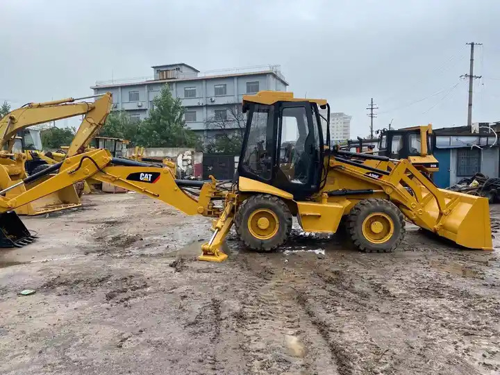 Cheap prices Good Condition High Performance CAT 420F second hand Backhoe Loader 420F Loader Backhoe for sale - لودر ذو محراث خلفي/ باكهو: صورة 3 Cheap prices Good Condition High Performance CAT 420F second hand Backhoe Loader 420F Loader Backhoe for sale - لودر ذو محراث خلفي/ باكهو: صورة 3