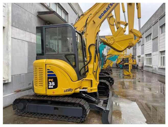 Competitive Price Used Komatsu Excavator PC35 PC55MR2 excellent condition Komatsu pc35mr Excavator - حفار زاحف: صورة 1 Competitive Price Used Komatsu Excavator PC35 PC55MR2 excellent condition Komatsu pc35mr Excavator - حفار زاحف: صورة 1