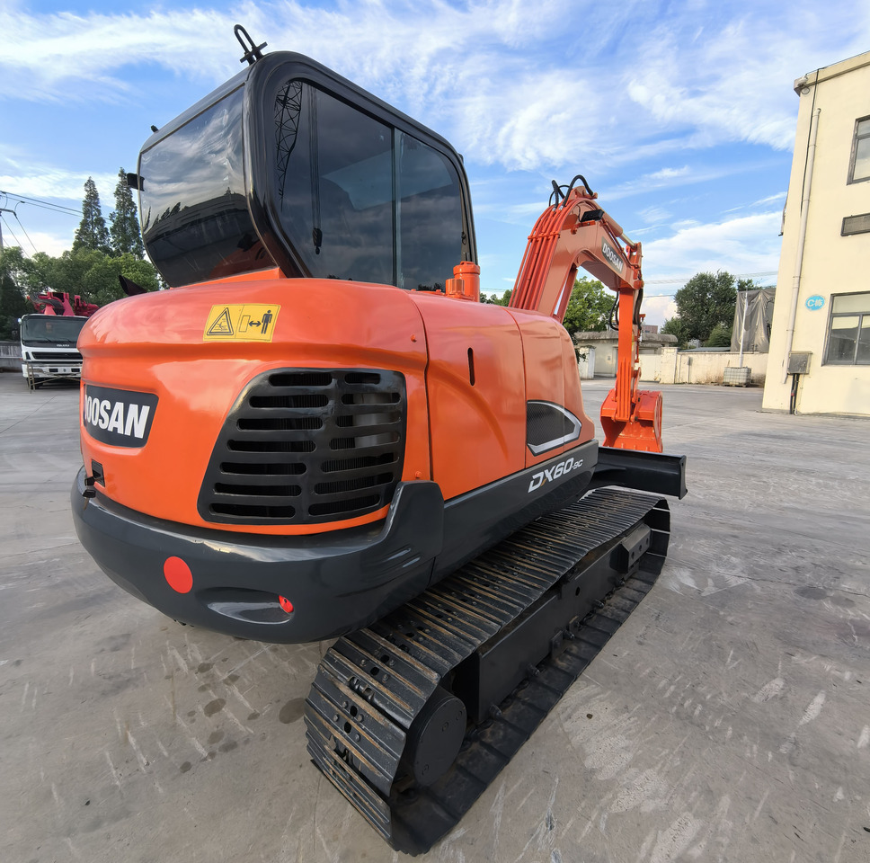 DOOSAN DX60 excavator - حفار صغير: صورة 3 DOOSAN DX60 excavator - حفار صغير: صورة 3