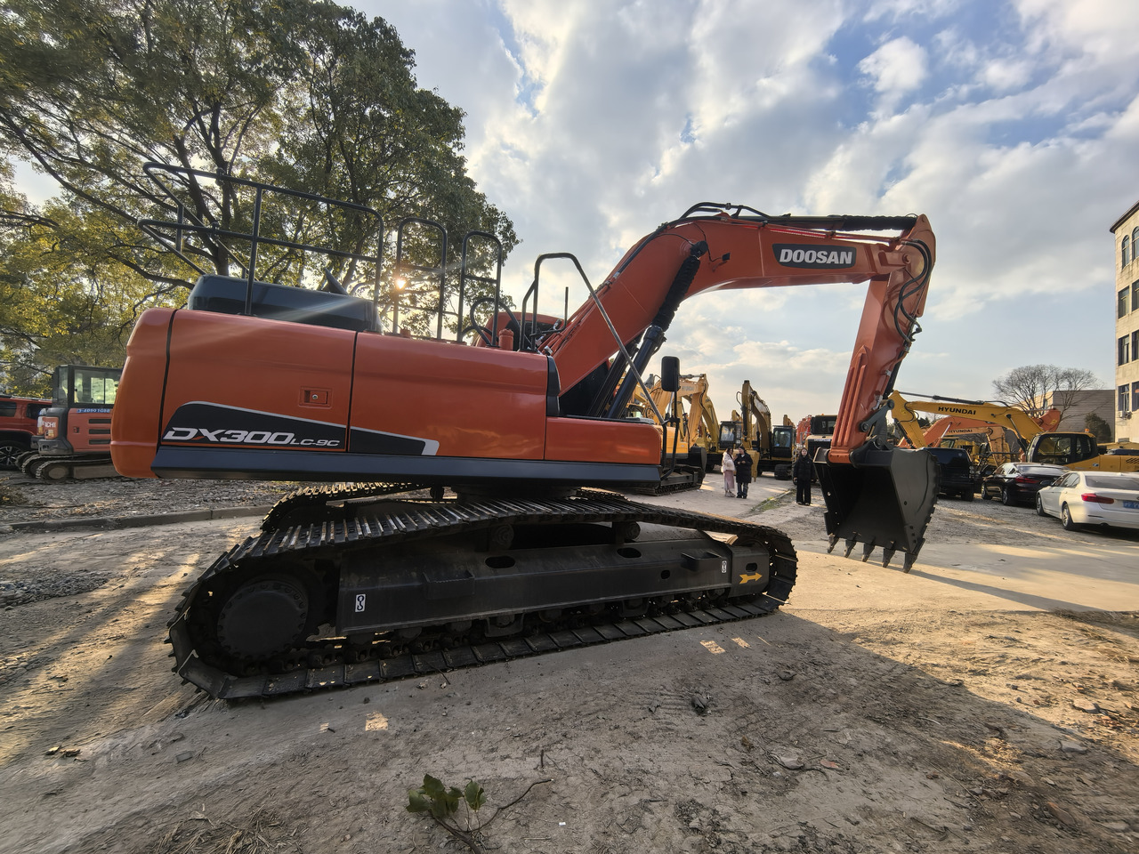 Doosan DX300LC Crawler Excavator - حفار زاحف: صورة 1 Doosan DX300LC Crawler Excavator - حفار زاحف: صورة 1