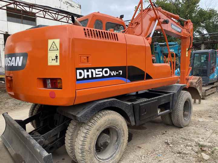Doosan used excavators 150W-7 210W-7 12 ton mini excavators wheel excavators for sale - حفار زاحف: صورة 2 Doosan used excavators 150W-7 210W-7 12 ton mini excavators wheel excavators for sale - حفار زاحف: صورة 2