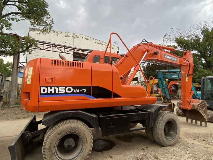 Doosan used excavators 150W-7 210W-7 12 ton mini excavators wheel excavators for sale - حفار زاحف: صورة 4 Doosan used excavators 150W-7 210W-7 12 ton mini excavators wheel excavators for sale - حفار زاحف: صورة 4
