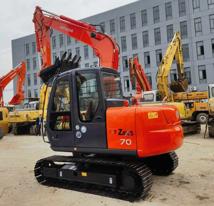High Quality and good performance Used Japan Hitachi ZX70 Excavator second Hand excavator for sale in china - حفار زاحف: صورة 5 High Quality and good performance Used Japan Hitachi ZX70 Excavator second Hand excavator for sale in china - حفار زاحف: صورة 5