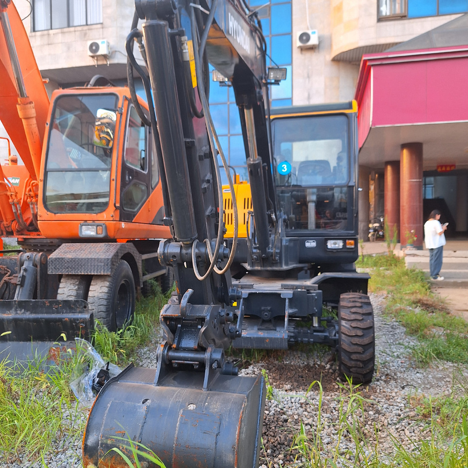 Hyundai HW60  excavator - حفار ذو عجلات: صورة 3 Hyundai HW60  excavator - حفار ذو عجلات: صورة 3